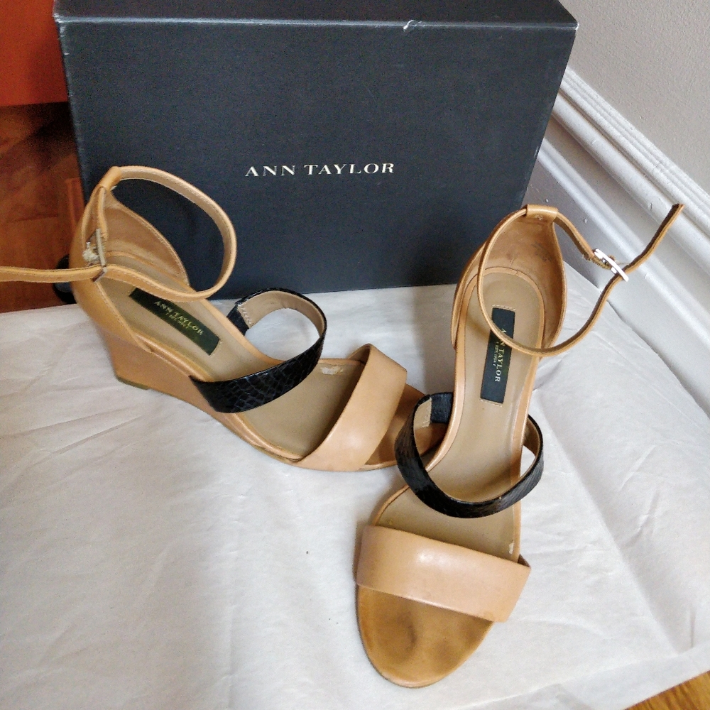 Ann Taylor sz 6.5, black/tan leather wedge sandal